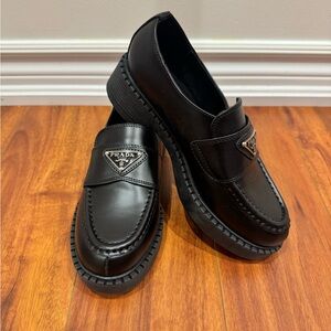 Relisted: Prada Women’s Classic Black Loafers - NEVER WORN size 6